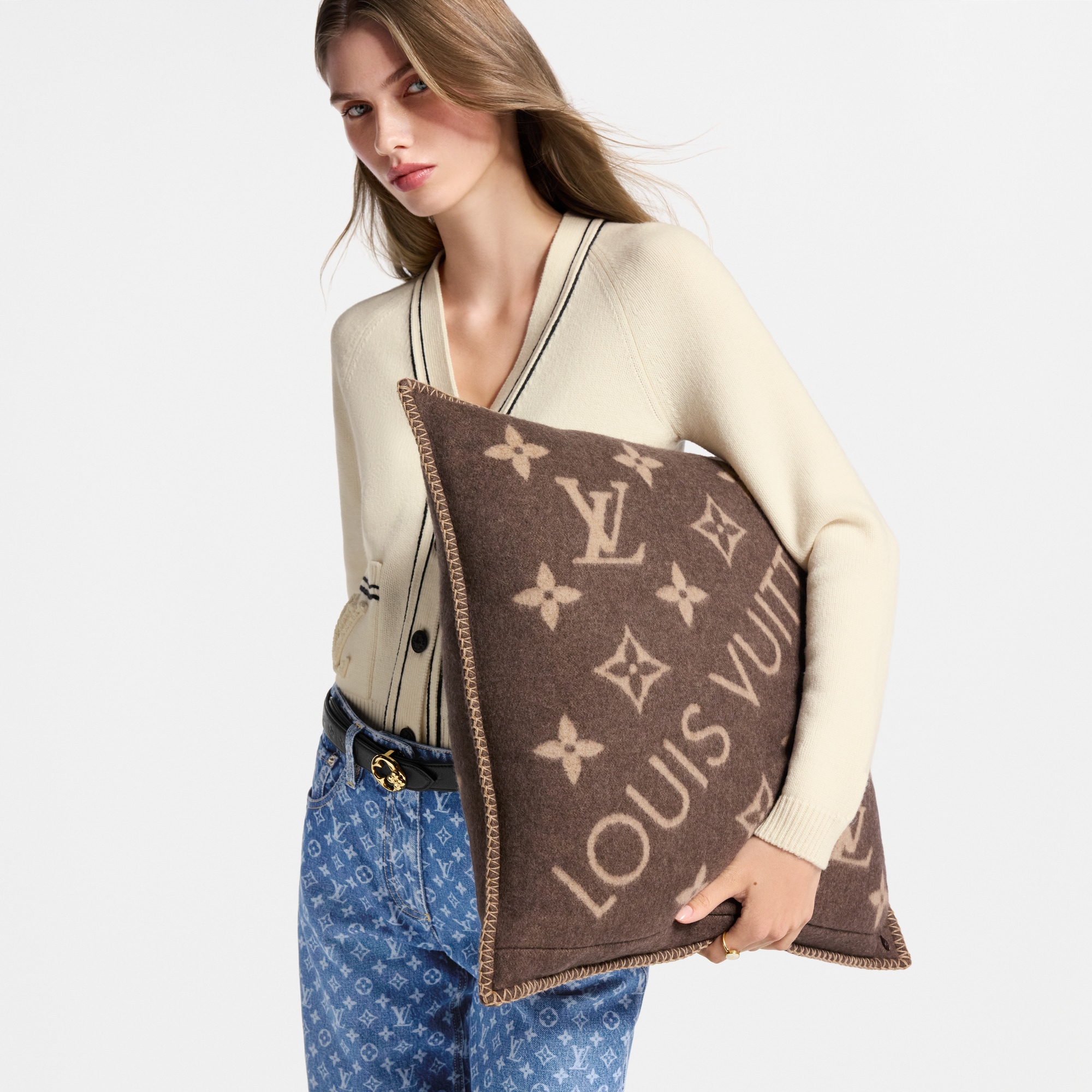 Neo Monogram Cushion S00 - Accessories | LOUIS VUITTON